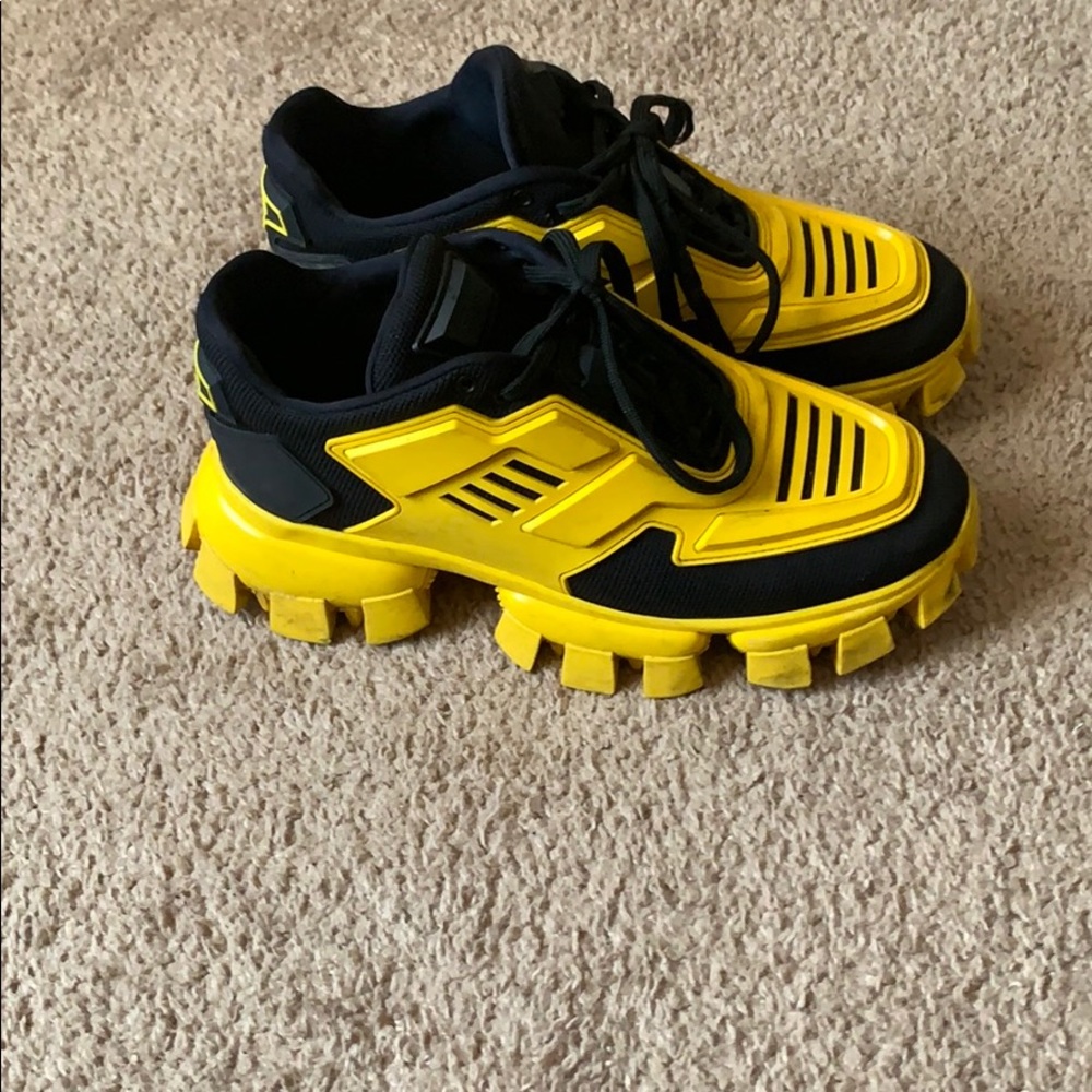 Prada size 40